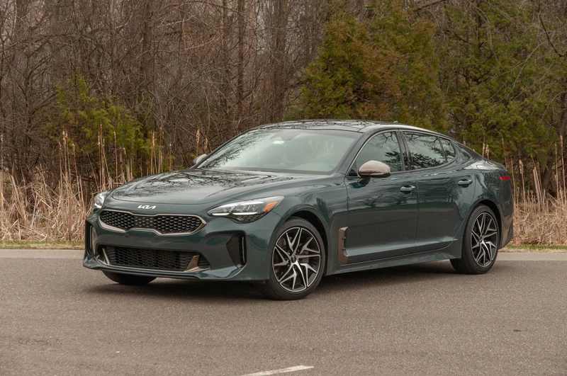 Review of the 2022 Kia Stinger offers performance in a comfort package