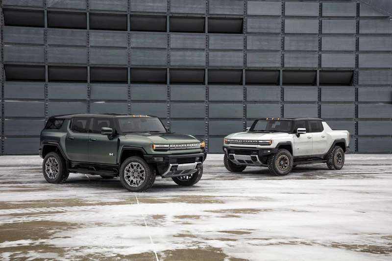 GM reportedly considering mid-size Hummer