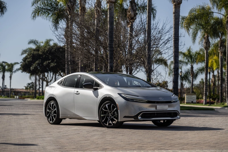 Toyota Plans Plug-in Hybrid Vehicle with 120+ Mile Range