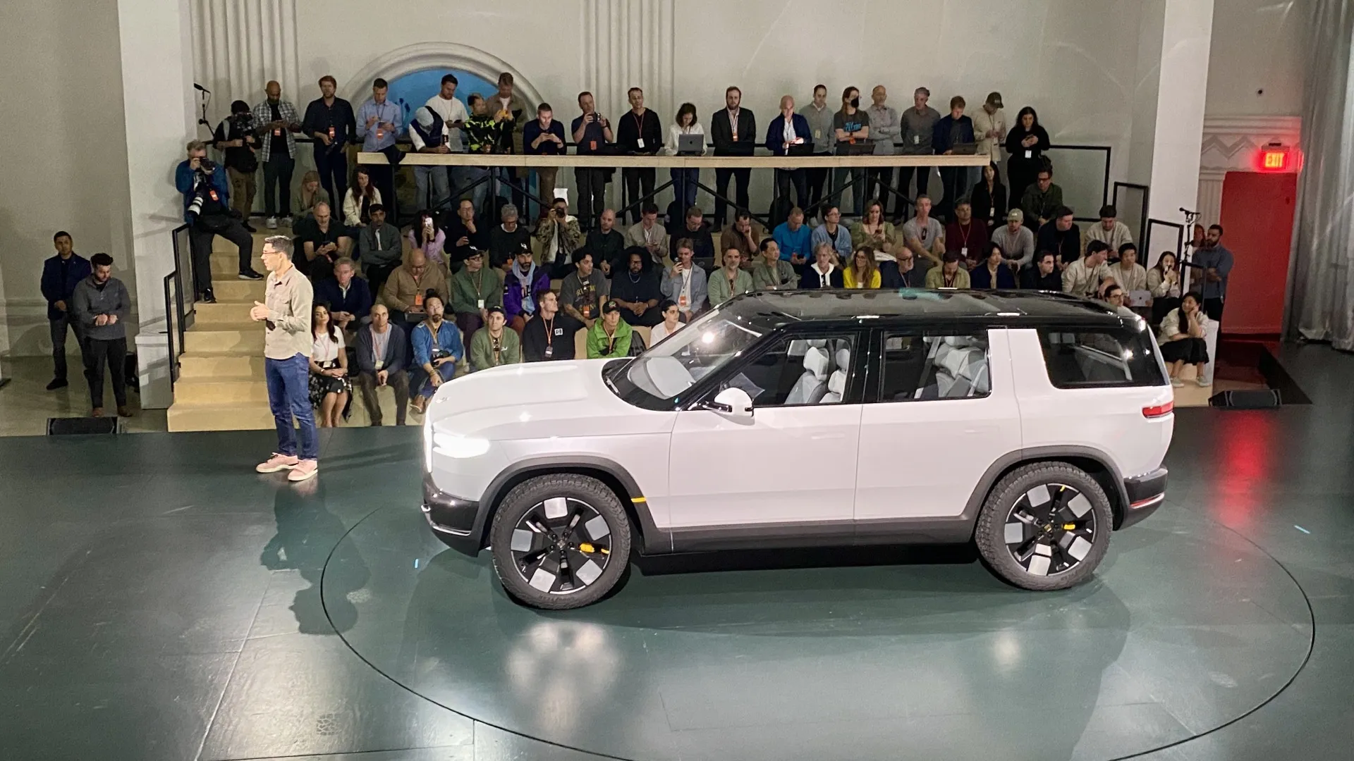 Rivian R2, 2024 Dodge Charger, Electric Range Rover Velar Successor: The Week in Reverse