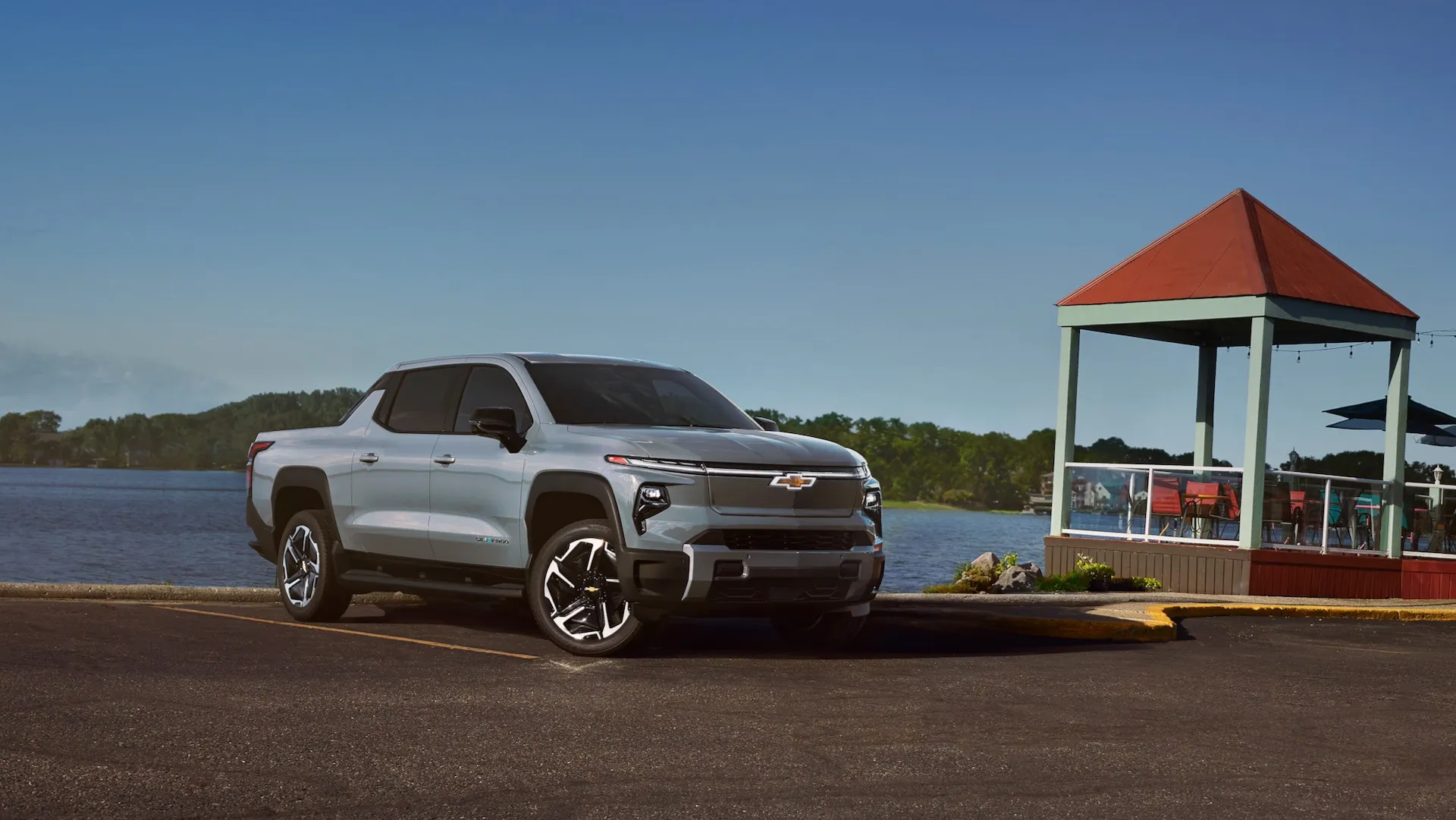 Chevrolet Expands EV Trim of 2025 Silverado to 492 Miles of Range