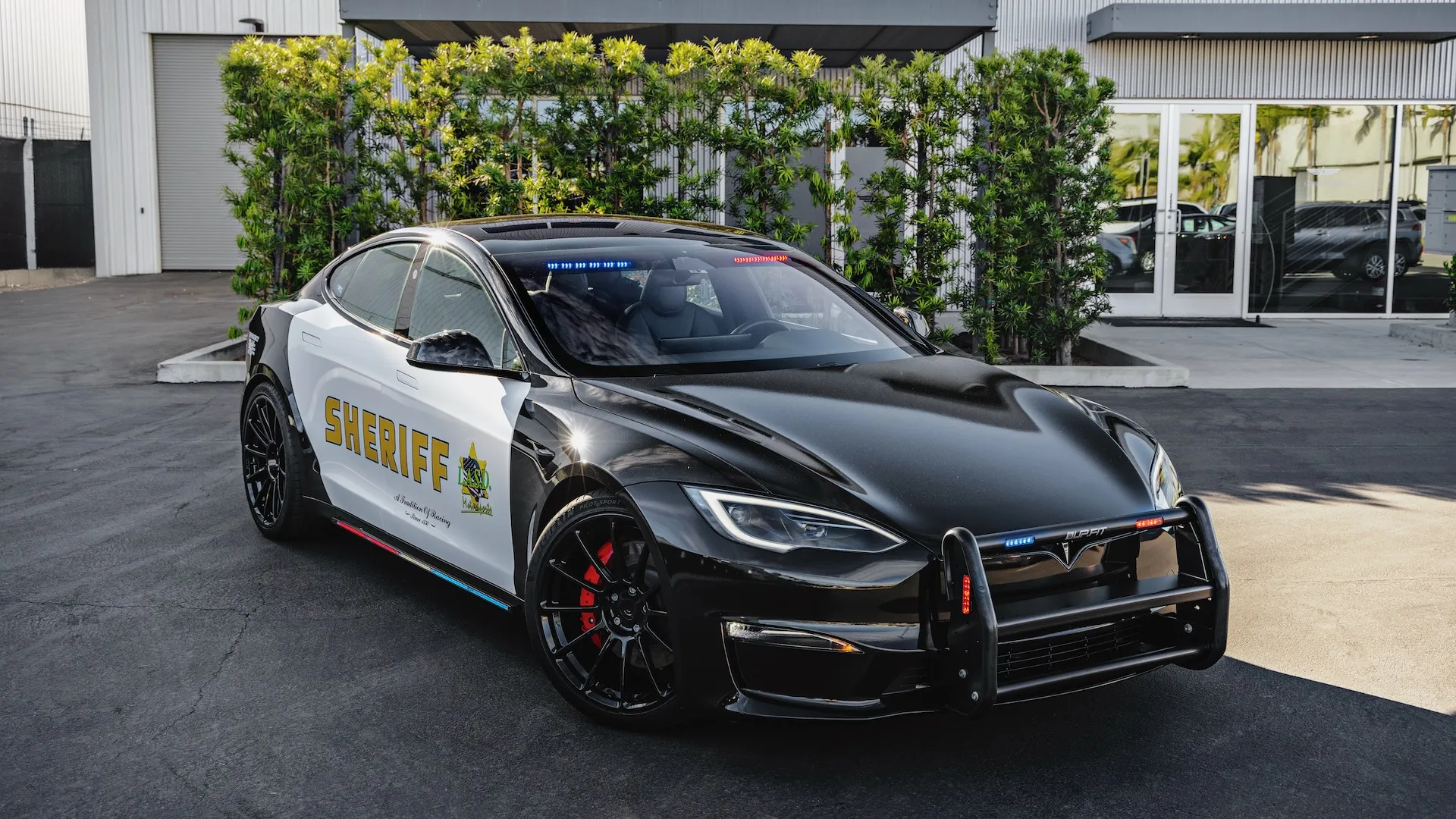 Tesla Model S plaid revealed in Police specifications