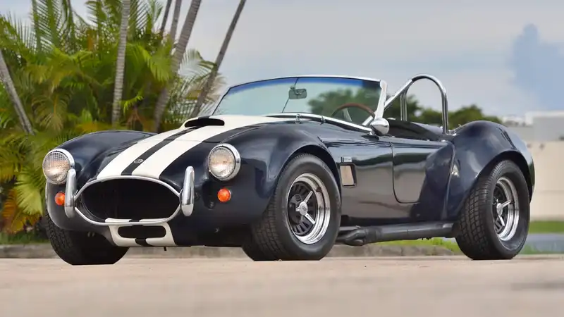 Shelby Cobra replica of “Bad Boys” to be auctioned